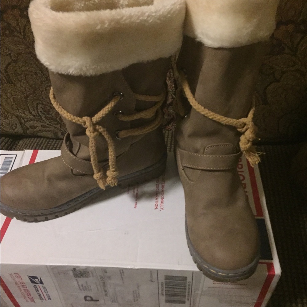 Cute Boots - Picture 4 of 4